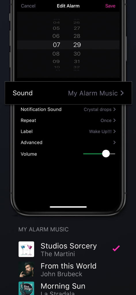 Alarm Clock - Wake up Music - Una pantalla móvil que muestra la interfaz de edición de alarma con opciones para seleccionar música personalizada y ajustar la configuración de volumen.