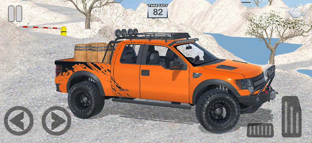OffRoad 4x4: Parking Game - Un camión pickup 4x4 anaranjado cargando barriles de carga en una simulación de conducción en montañas escarpadas