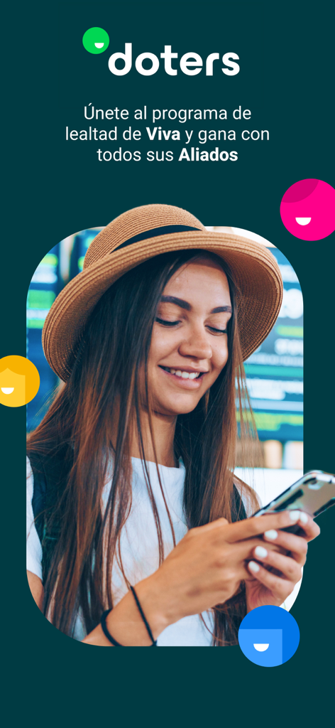 女性がスマートフォンを使ってVivaの報酬のためのDotersロイヤルティプログラムにアクセスしている様子