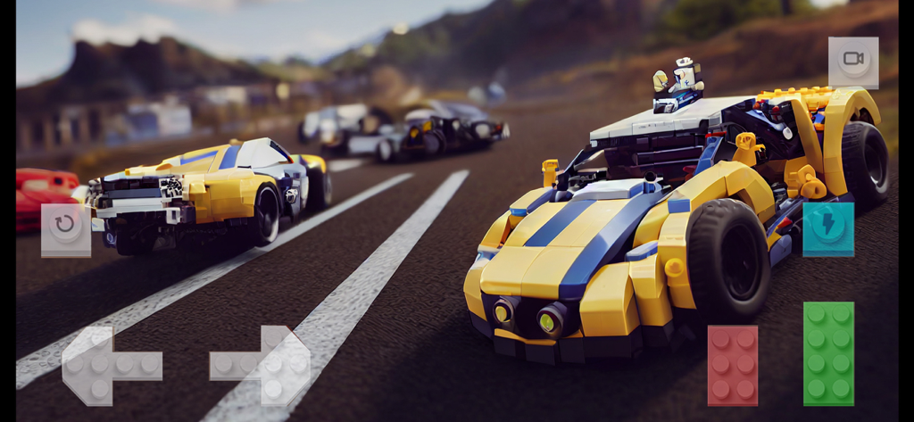 Coches de juguete de ladrillos compitiendo en una carretera de montaña en Brick Car Crash