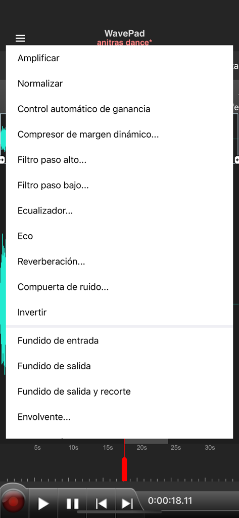 Menu de efeitos de edição de áudio na interface do aplicativo WavePad em espanhol