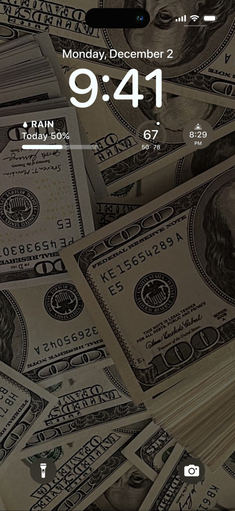 Cool Aesthetic Wallpapers 4K - 100ドル札の束が特徴の4K美的壁紙をフィーチャーしたiPhoneロック画面