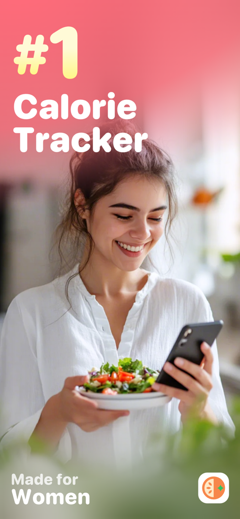 Calorie Counter AI: Food Cam - Una giovane donna sorride mentre usa il suo smartphone per tracciare le calorie di un pasto a base di insalata nell'app Calorie Counter AI