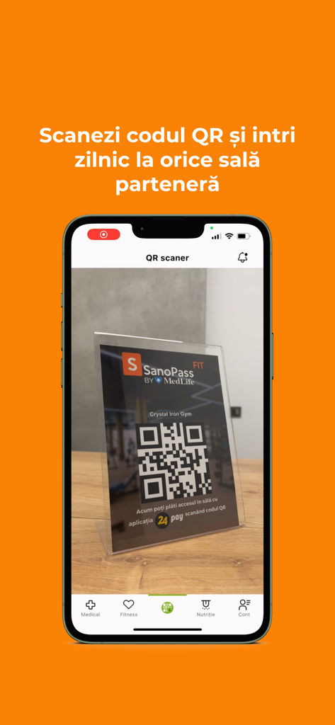 パートナージムでの毎日の入館のためにQRコードをスキャンするSanoPassアプリ。