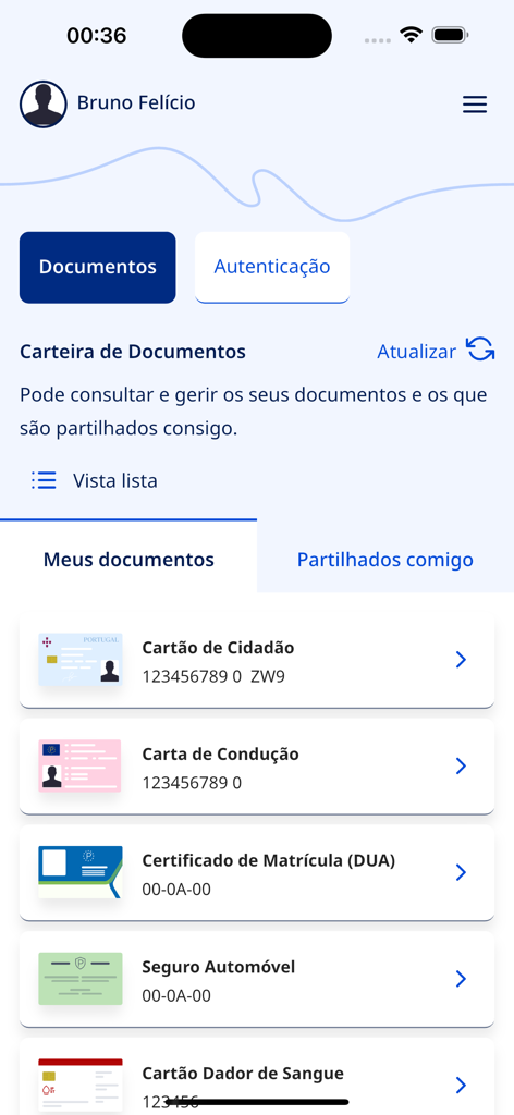Screenshot of the gov.pt app digital wallet showing Portuguese identity documents and driver's license.
