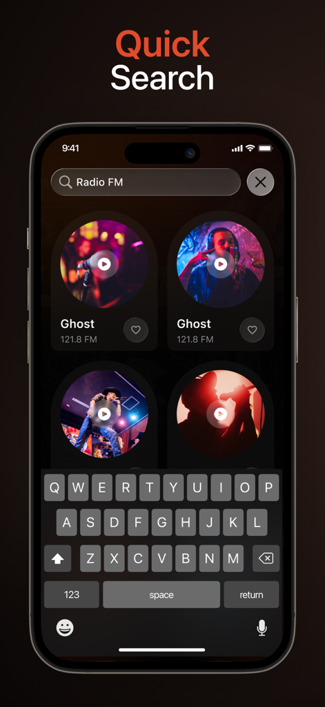 Radio FM AM・Local Stations - Schnelle Suchoberfläche in der Radio FM AM App, die Radiosender-Ergebnisse und eine Tastatur anzeigt