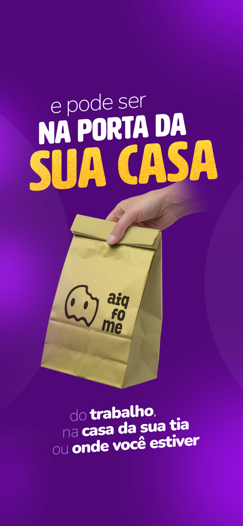 Uma mão segurando uma sacola de entrega aiqfome, ilustrando um serviço rápido de entrega à porta em qualquer local.