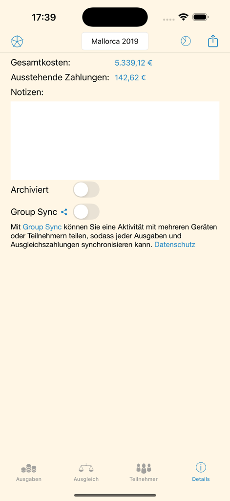 Tela de detalhes da viagem no app Toernkasse mostrando custos totais e configurações de sincronização de grupo