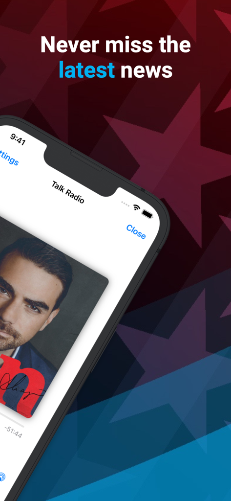 Conservative Talk Radio - Smartphone che visualizza l'interfaccia dell'app Conservative Talk Radio con un episodio podcast di una personalità di notizie.