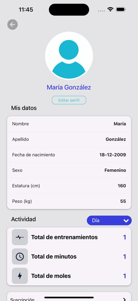 Panel de perfil de usuario en la app Tracende mostrando datos personales y estadísticas de actividad de entrenamiento.