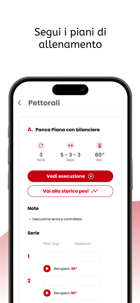 CoachPlus - Interfaccia mobile dell'app CoachPlus che mostra un piano di allenamento dettagliato per la panca piana con registri degli esercizi e opzioni video