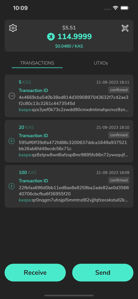 Écran d'historique des transactions du portefeuille mobile Kaspium montrant le solde KAS et les transferts confirmés récents