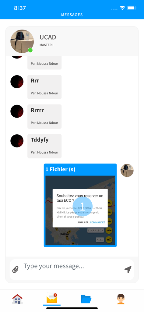 Manuel Universitaire - Messaging-Oberfläche in der Manuel Universitaire App, die eine studentische Chat-Gruppe für UCAD Master I mit Textnachrichten und einer geteilten Datei zeigt