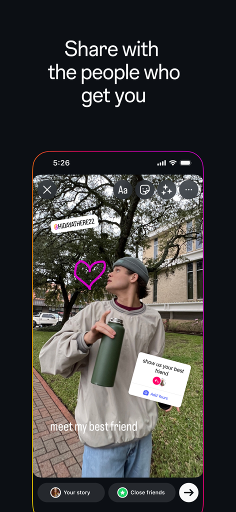 Interface do aplicativo Instagram mostrando a criação de uma story com a opção de compartilhamento com amigos próximos e um sticker.