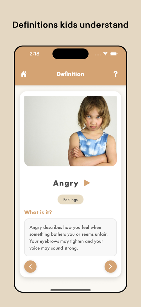 Kids Dictionary - 키즈 사전 앱에서 '화난'이라는 단어에 대한 어린이 친화적인 정의 화면으로, 사진과 명확한 설명이 포함되어 있습니다.