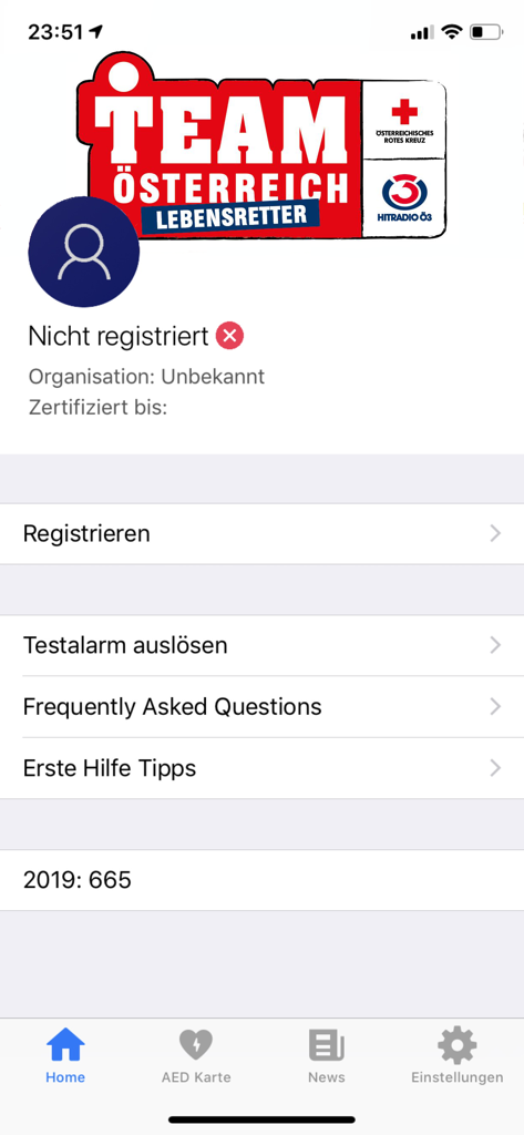 Teamösterreich LEBENSRETTER - Home screen of the Team Oesterreich Lifesaver mobile app showing registration and first aid options