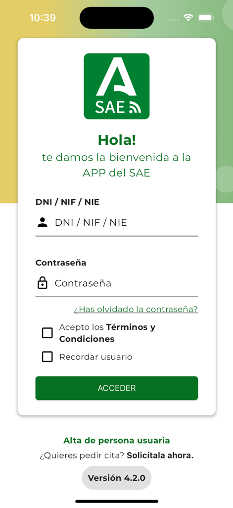 Pantalla de inicio de sesión de la aplicación móvil del Servicio Andaluz de Empleo con campos de identificación y contraseña