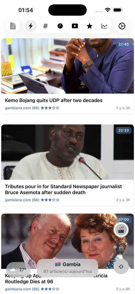 Interfaz del feed de noticias de la aplicación News Gambia que muestra titulares y categorías de noticias locales