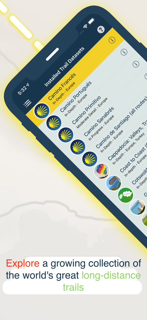 TrailSmart: Great Trails - Pantalla de la aplicación TrailSmart que muestra una lista de conjuntos de datos de rutas de larga distancia instalados, incluido el Camino de Santiago.