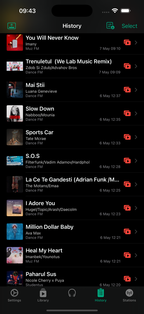 Lista de canciones y estaciones de radio reproducidas recientemente en la pantalla de historial de la aplicación Radio MD