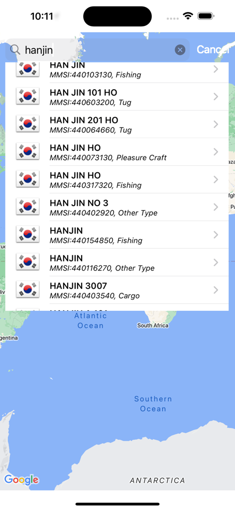 Resultados de busca do aplicativo FindShip exibindo uma lista de embarcações com números MMSI e tipos de navio.