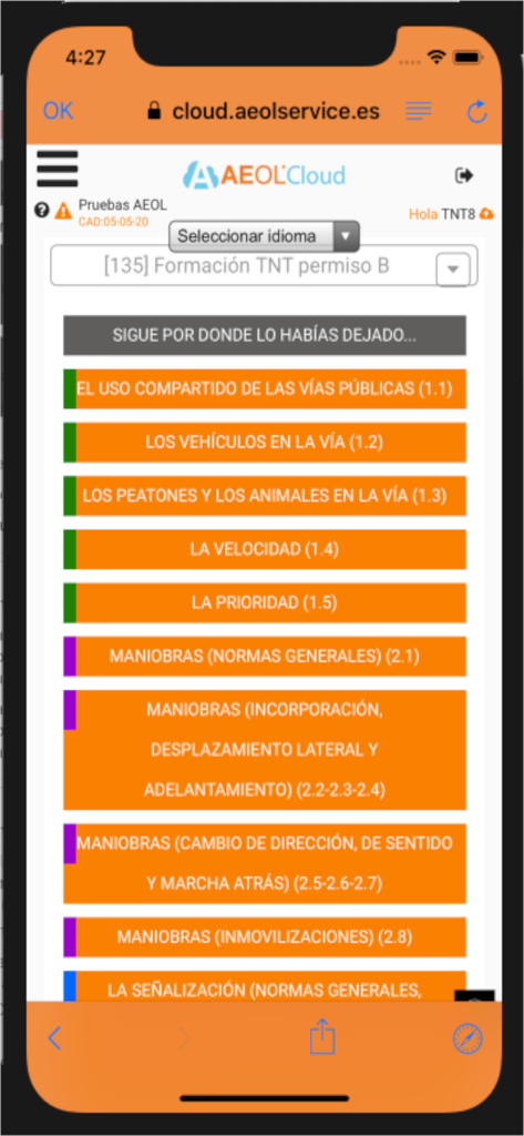 Pantalla de la aplicación AeolCloud mostrando una lista de módulos de lecciones de conducir en español para la preparación del examen.