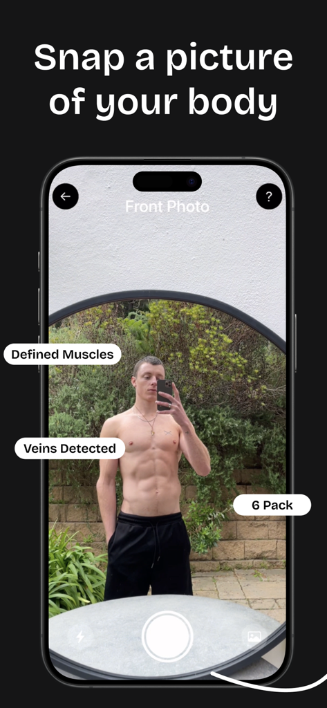 Interfaccia dell'app mobile che mostra uFit AI mentre scansiona una foto per analizzare la composizione corporea e la definizione muscolare