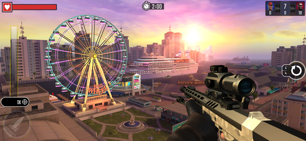 Pure Sniper: Gun Shooter Games - Vista em primeira pessoa de um rifle de sniper com vista para uma orla de cidade com uma roda gigante e um navio de cruzeiro ao pôr do sol