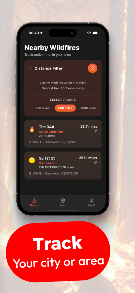 Interfaz móvil de Wildfire App mostrando alertas de incendios activos cercanos y filtros de distancia