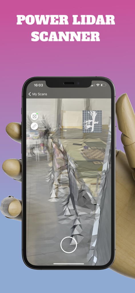 3D Scanner App - 木製ハンドで持たれたiPhone画面に、メッシュオーバーレイ付きのリアルタイム3D LiDARルームスキャンを表示