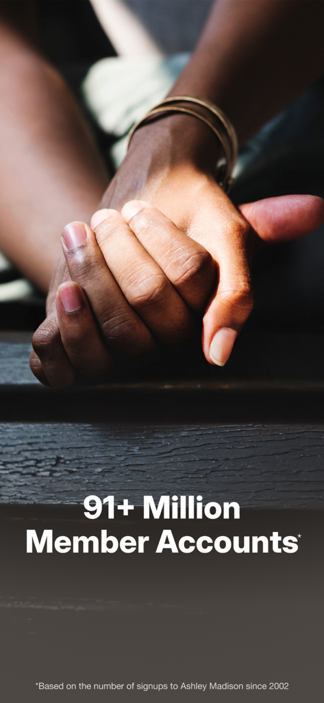 Ashley Madison Discreet Dating - 握手している2組の手に、9100万人以上のメンバーアカウントというテキスト