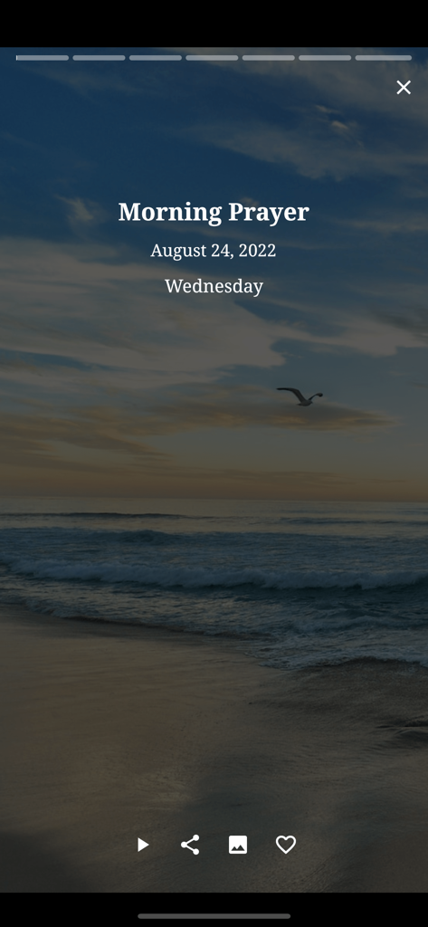 Daily Prayer Guide - Un fondo pacífico de playa en la pantalla de Oración Matutina de la aplicación Guía de Oración Diaria.