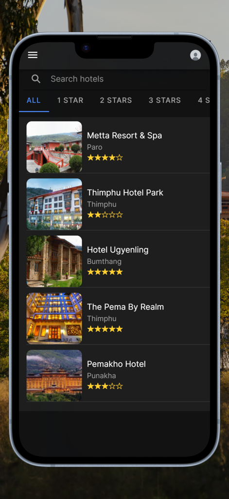 ブータンのホテルとリゾートのリスト、星評価と写真が表示されたモバイルアプリ画面。