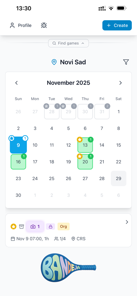 Bandeja Padel - Interface do aplicativo Bandeja Padel mostrando um calendário mensal para agendar e encontrar partidas de padel