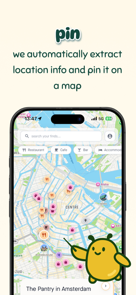Un teléfono inteligente que muestra la interfaz del mapa de la aplicación mio con ubicaciones marcadas automáticamente para la planificación de viajes.