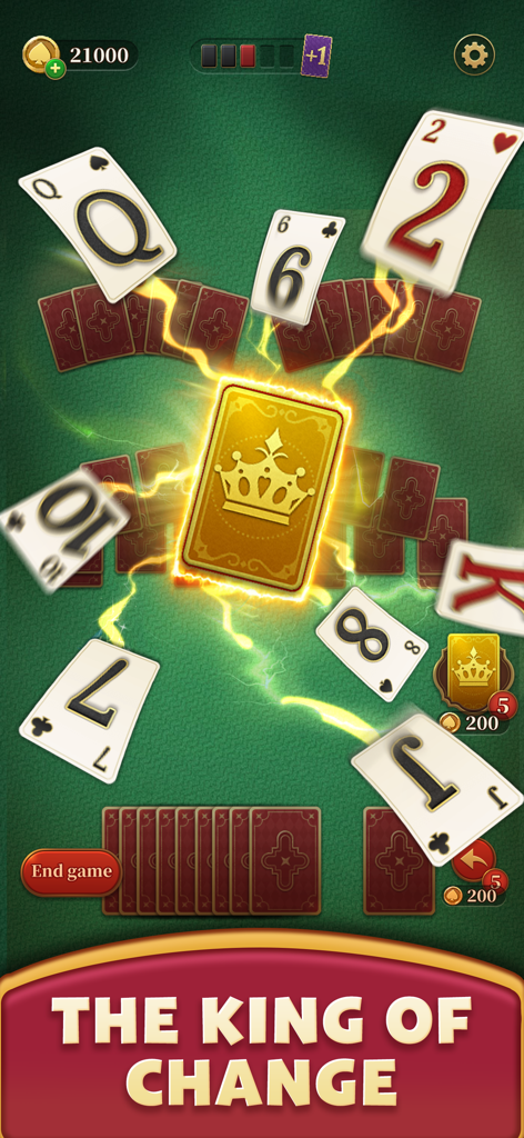 Solitaire Royalty: Happy Cards - Solitaire Royalty Kartenspiel-Gameplay mit einer leuchtenden goldenen Kronenkarte