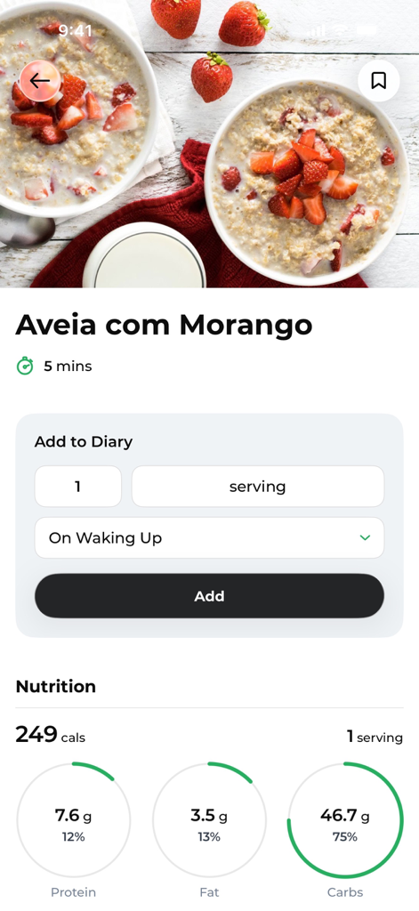Hibrido+ - Tela do aplicativo Hibrido plus mostrando a análise nutricional e o rastreamento de calorias para um café da manhã de aveia com morango