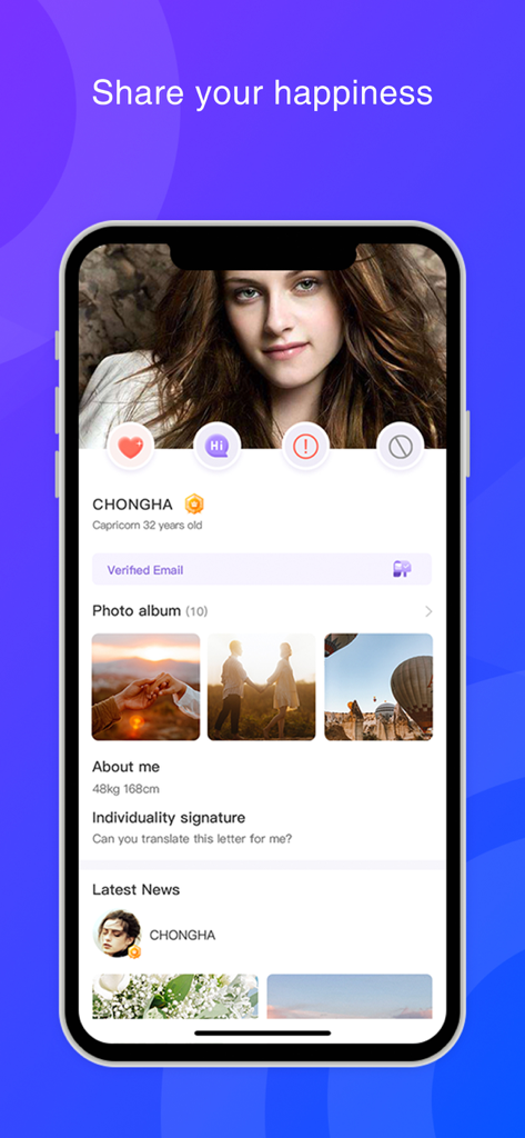 Aoocat - Aoocat app user profile interface displaying photo albums and social updates