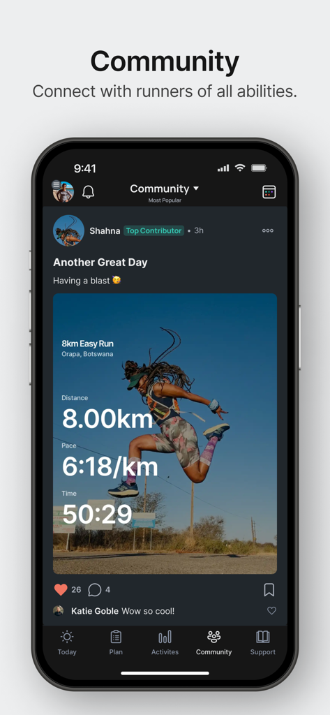 Runna: Running Plans & Coach - 共有されたランニングの成果とソーシャルエンゲージメントを表示するRunnaアプリのコミュニティ画面。