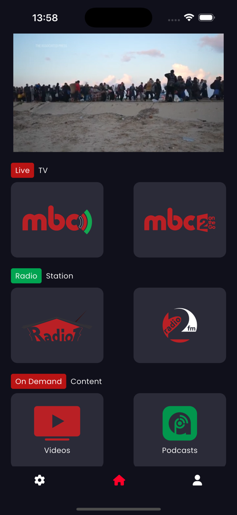 MBC Plus - Interfaz de la aplicación MBC Plus que muestra secciones de TV en vivo, estaciones de radio y videos y podcasts a la carta.