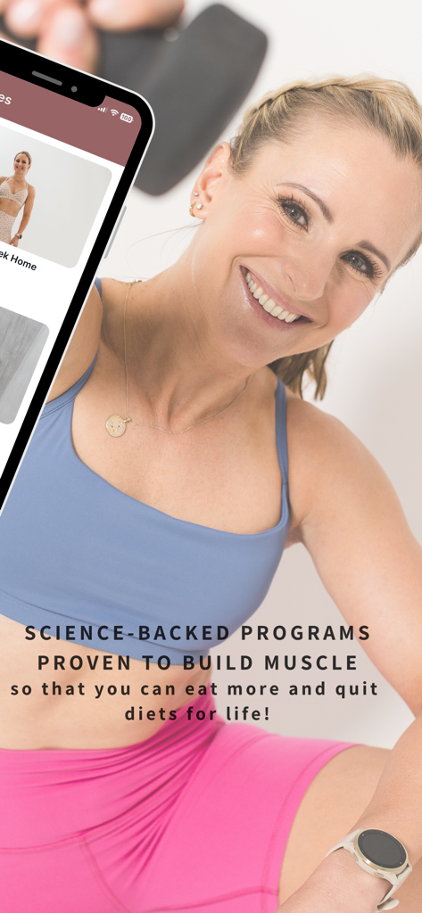 FitMom App - Ash Iovino souriant avec du texte faisant la promotion des programmes de renforcement musculaire scientifiquement prouvés sur l'application FitMom