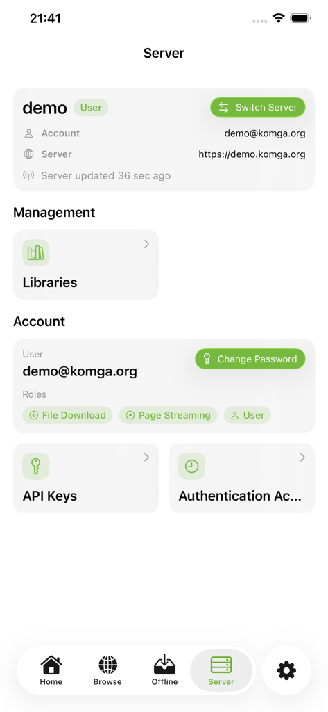 KMReader - Interfaz de la aplicación KMReader que muestra la configuración del servidor Komga y las opciones de gestión de cuentas