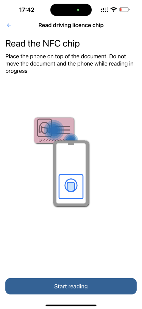 Écran d'instruction dans l'application d'identification AMP Groep montrant un graphique d'un smartphone analysant une carte d'identité via NFC.