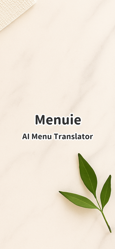Menuie: AI Menu Translator - Logotipo y título de la aplicación Menuie AI Menu Translator sobre un fondo minimalista de mármol con una hoja verde.