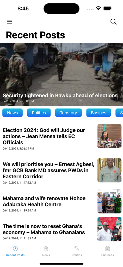 Power 97.9 FM - Una interfaz de aplicación móvil para Power 97.9 FM mostrando publicaciones de noticias recientes sobre Ghana
