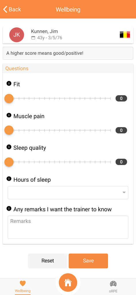 SoccerLAB Team - Daily wellbeing check-in screen for soccer players tracking fitness and sleep quality