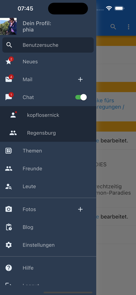 Spin.de chat community app navigation drawer showing features like mail chat and forums in German