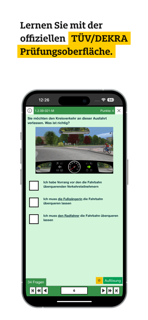 ADAC Führerschein - Offizielle TÜV DEKRA Theorieprüfungssimulation in der ADAC Führerschein-App, die eine Frage zu Kreisverkehrsregelung anzeigt