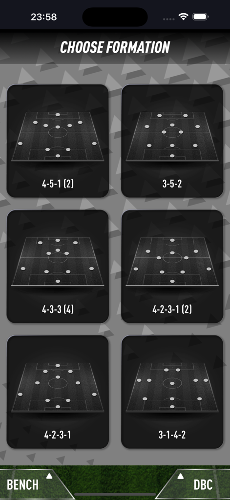 PACFUT 25 - A screen in the PACFUT 25 app where players can choose from different soccer formations like 4-3-3 and 3-5-2.