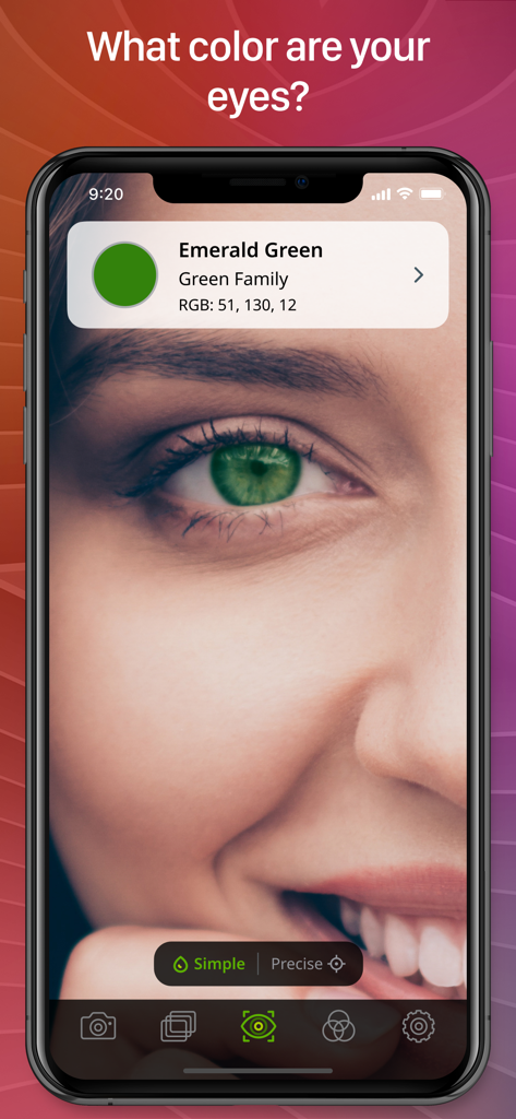 Color Name AR 앱을 사용하여 사람의 눈 색깔을 에메랄드 그린으로 식별하는 스마트폰 화면.